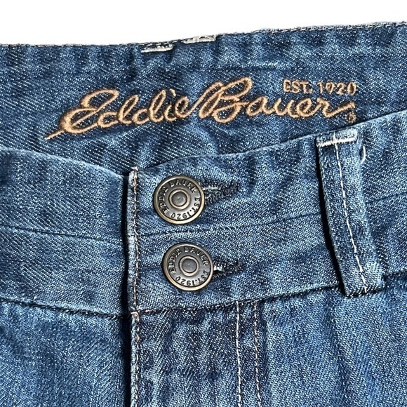 Eddie Bauer Curvy Bermuda Jean Shorts Sz. 8 - Picture 3 of 9